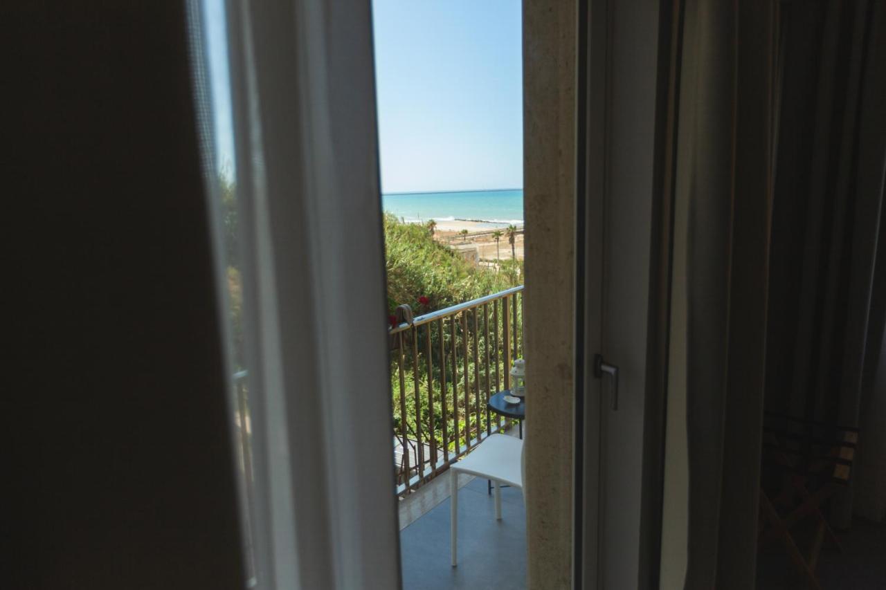 B&B A Due Passi Dal Mare Gela Exterior foto